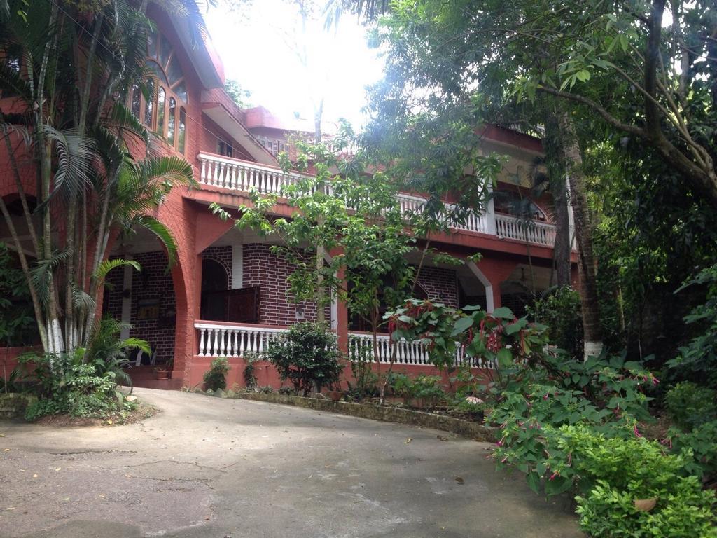 Hilltop Lodge Ґувахаті Номер фото