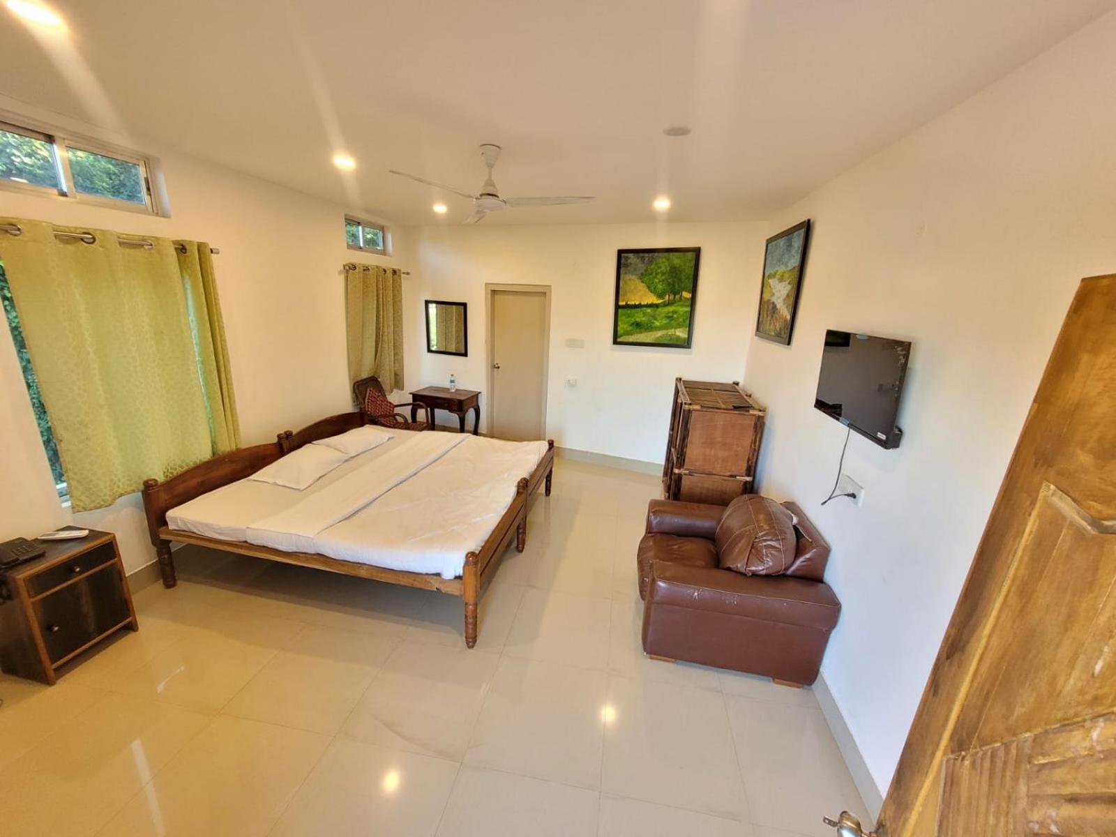 Hilltop Lodge Ґувахаті Екстер'єр фото