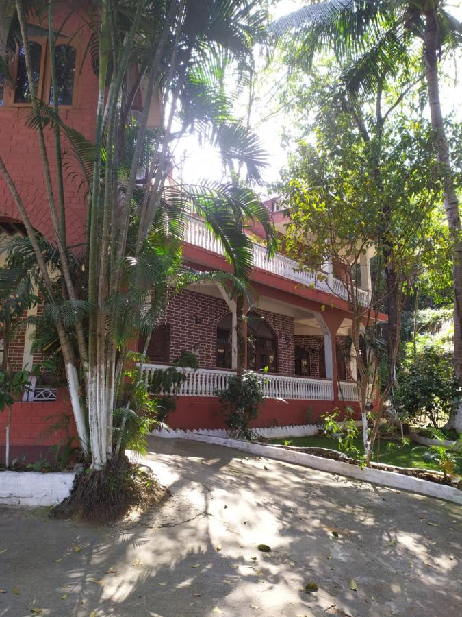 Hilltop Lodge Ґувахаті Екстер'єр фото